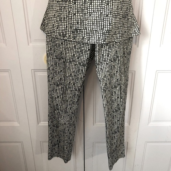 Y2K LE CHÂTEAU coordinating set black and white abstract design size 4 - Picture 2 of 13